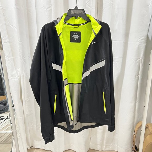Nike Men's Vapor 5 World Record Running Jacket Large Black And Volt 465389-010 - Picture 2 of 10
